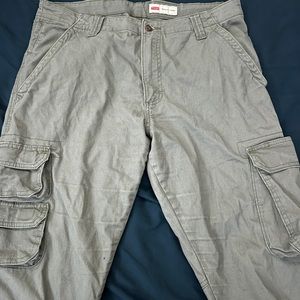 🎀3/$20~ olive green Wrangler cargo pants